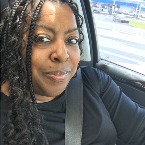 Meet your Posher, Melissa - Picture 3 of 5